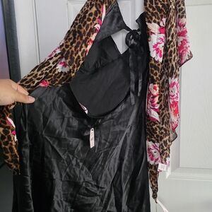 Victoria Secret Night Gown Medium And Scarf Scarve New With Tags
